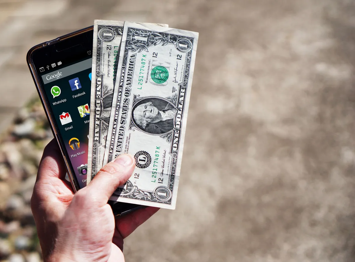smartphone financial app