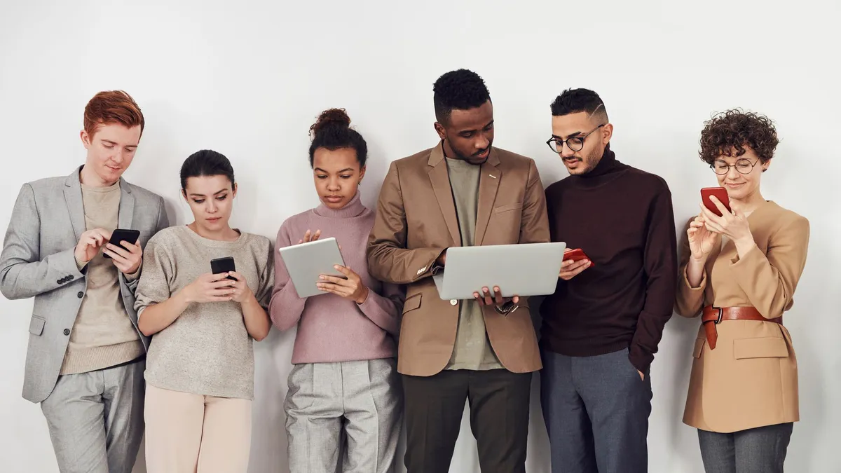people browsing on mobile devices