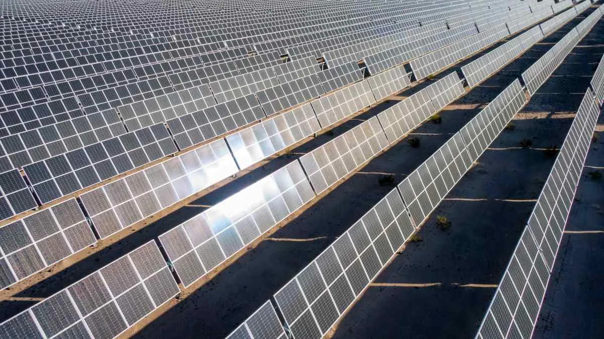 Google's Solar Ambitions: A Clean Power Project vs. Unpermitted Gas Plants