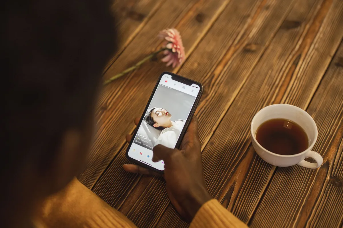 smartphone dating app interaction
