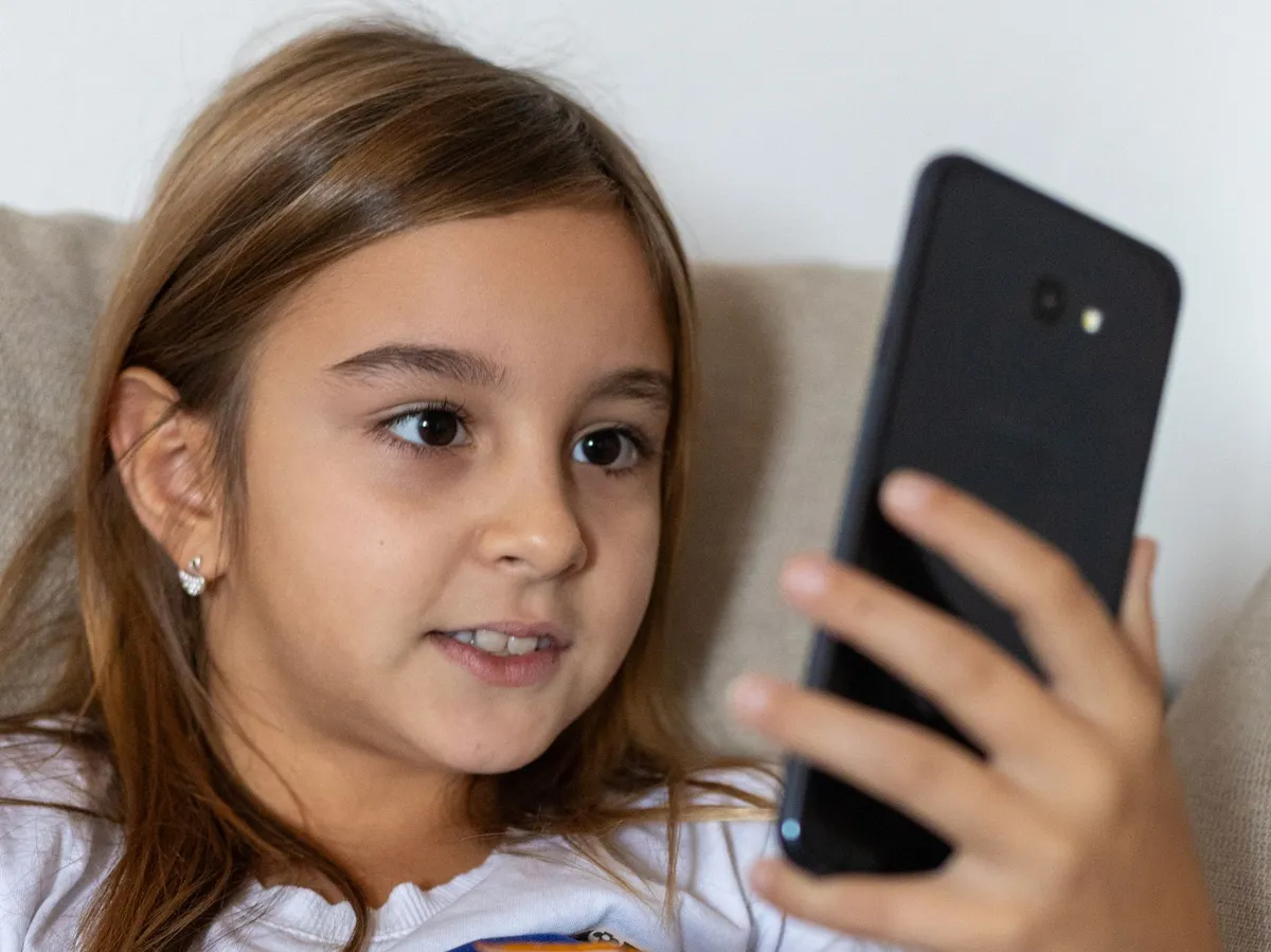 parental control app on smartphone