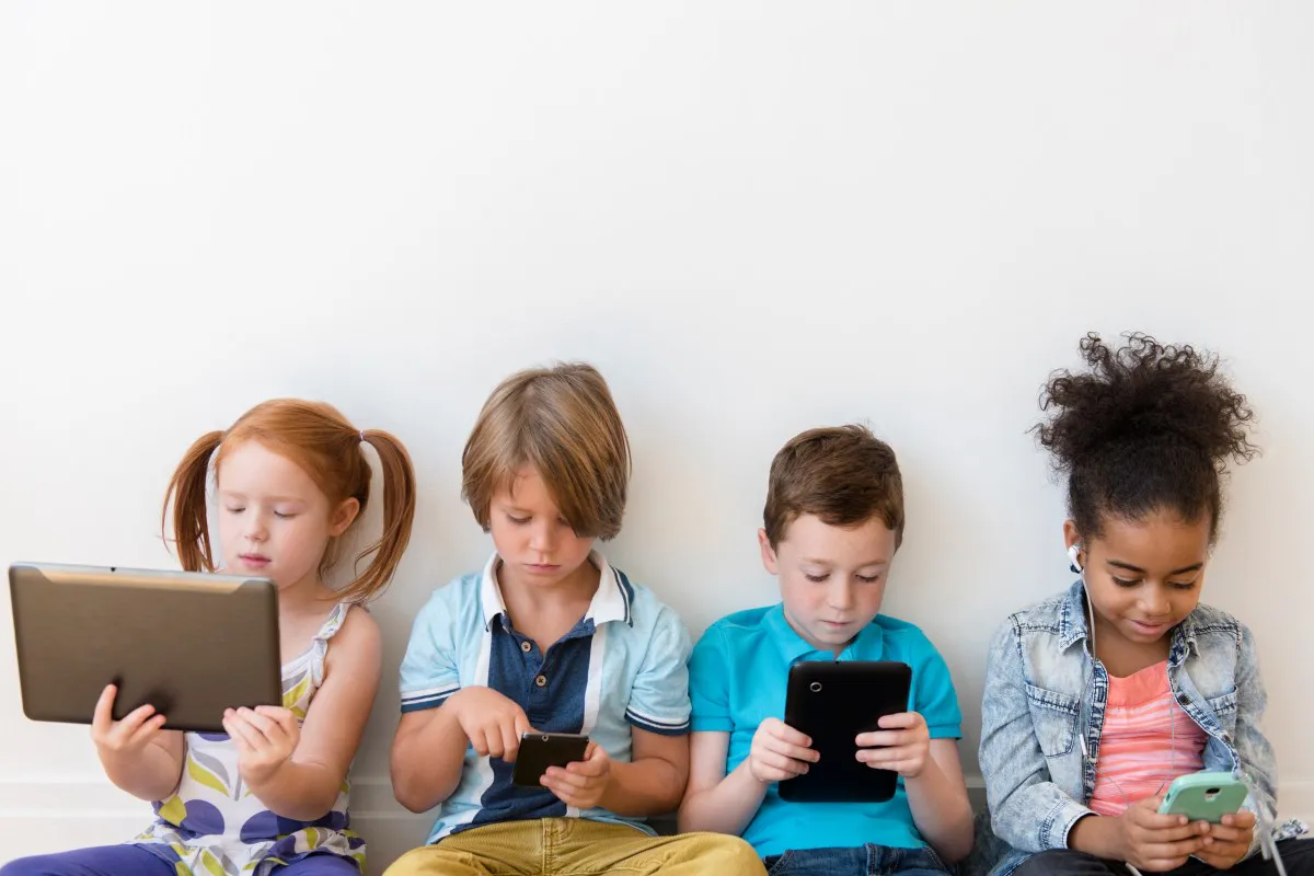 Navigating the Kid-Friendly Phone Market: Safety First