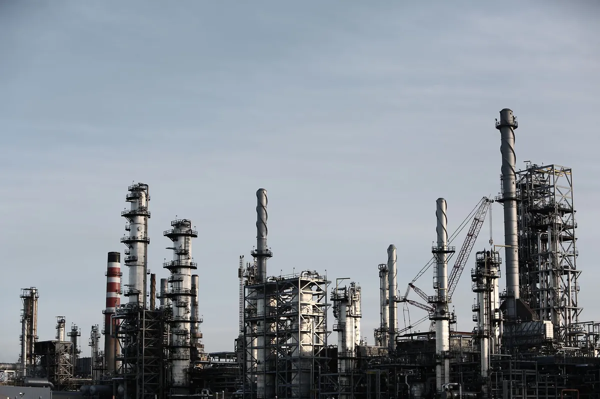 oil refinery operations