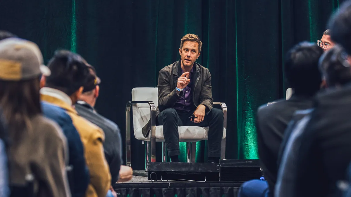 Tech Titans Dive Back into the AI Arena: A New Frontier for Innovation Tech Titans Dive Back into the AI Arena: A New Frontier for Innovation