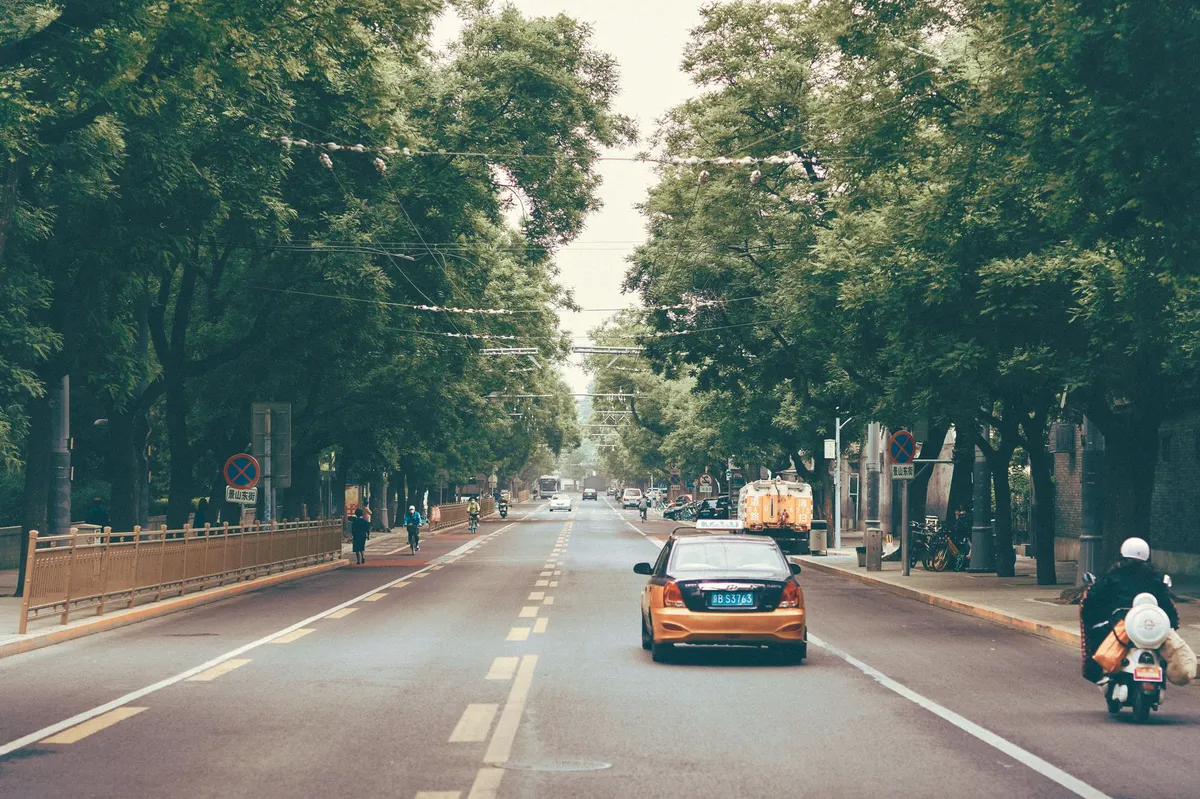 urban roads with electric vehicles