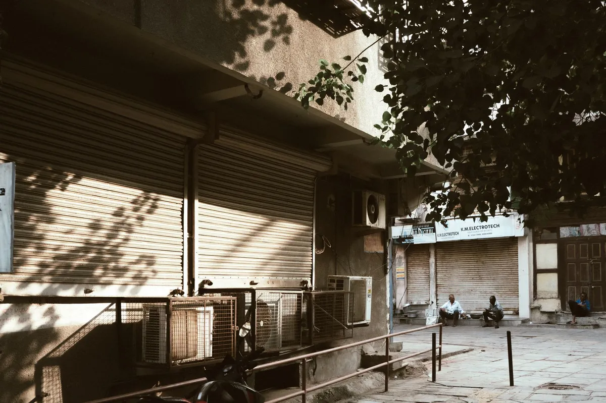 people shopping for air conditioners