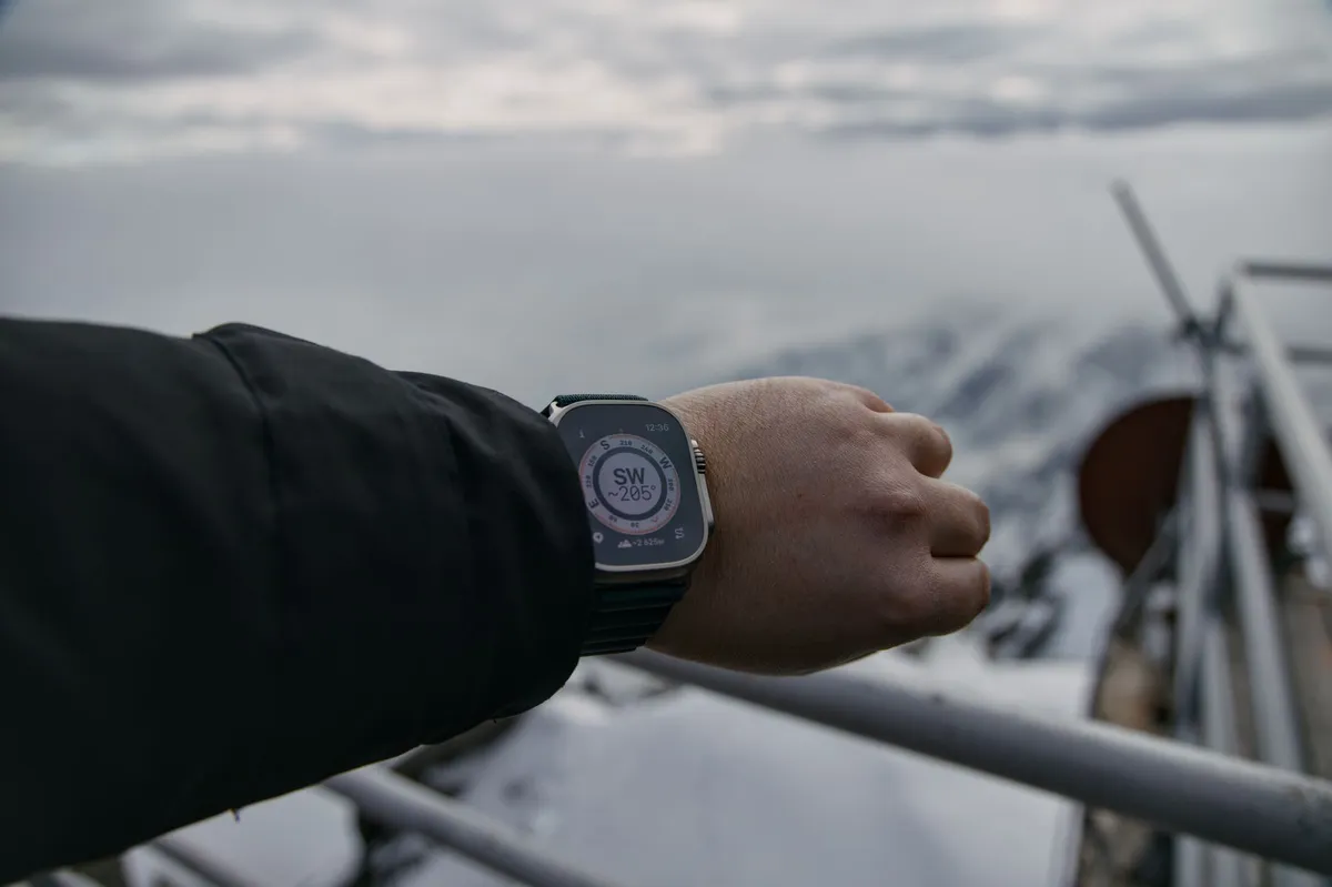 smartwatch with navigation