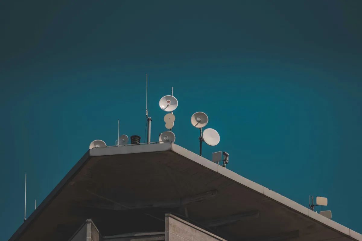 Starlink satellite dish and router