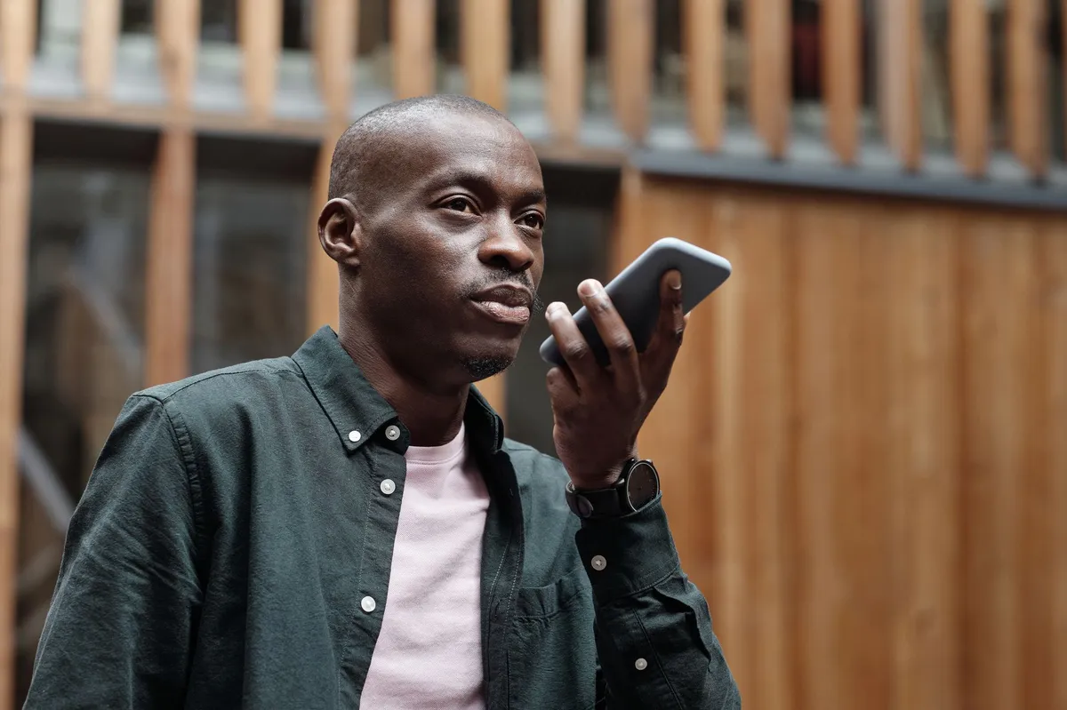 smartphone voice assistant