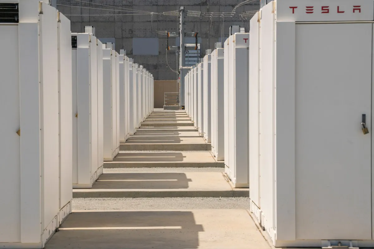 SpaceX's Strategic Investment in Tesla Megapacks: A $329 Million Commitment SpaceX's Strategic Investment in Tesla Megapacks: A $329 Million Commitment