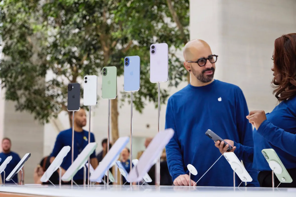 The New Era of Smartphone Ownership: Buy or Subscribe?