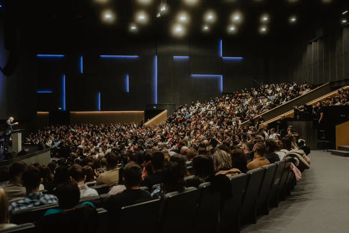 networking event crowd
