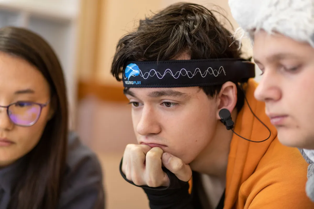brain wave headset closeup