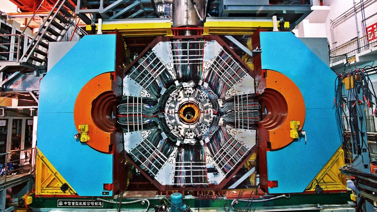 Breakthrough in Particle Physics: Evidence of Glueballs Found