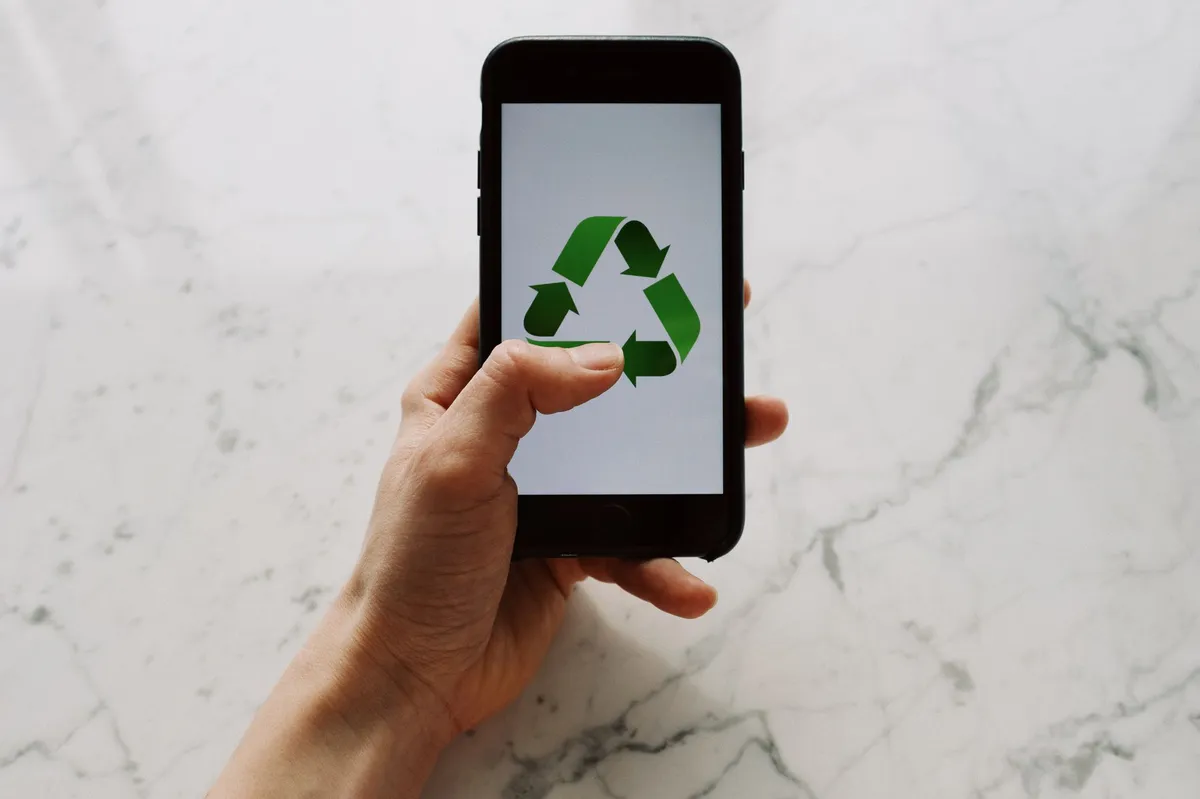 eco-friendly smartphone assembly
