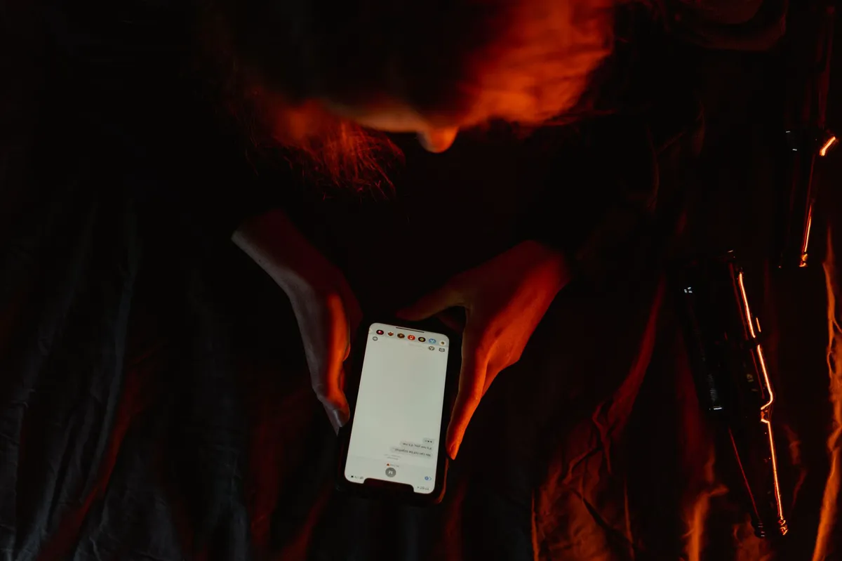 nighttime smartphone use