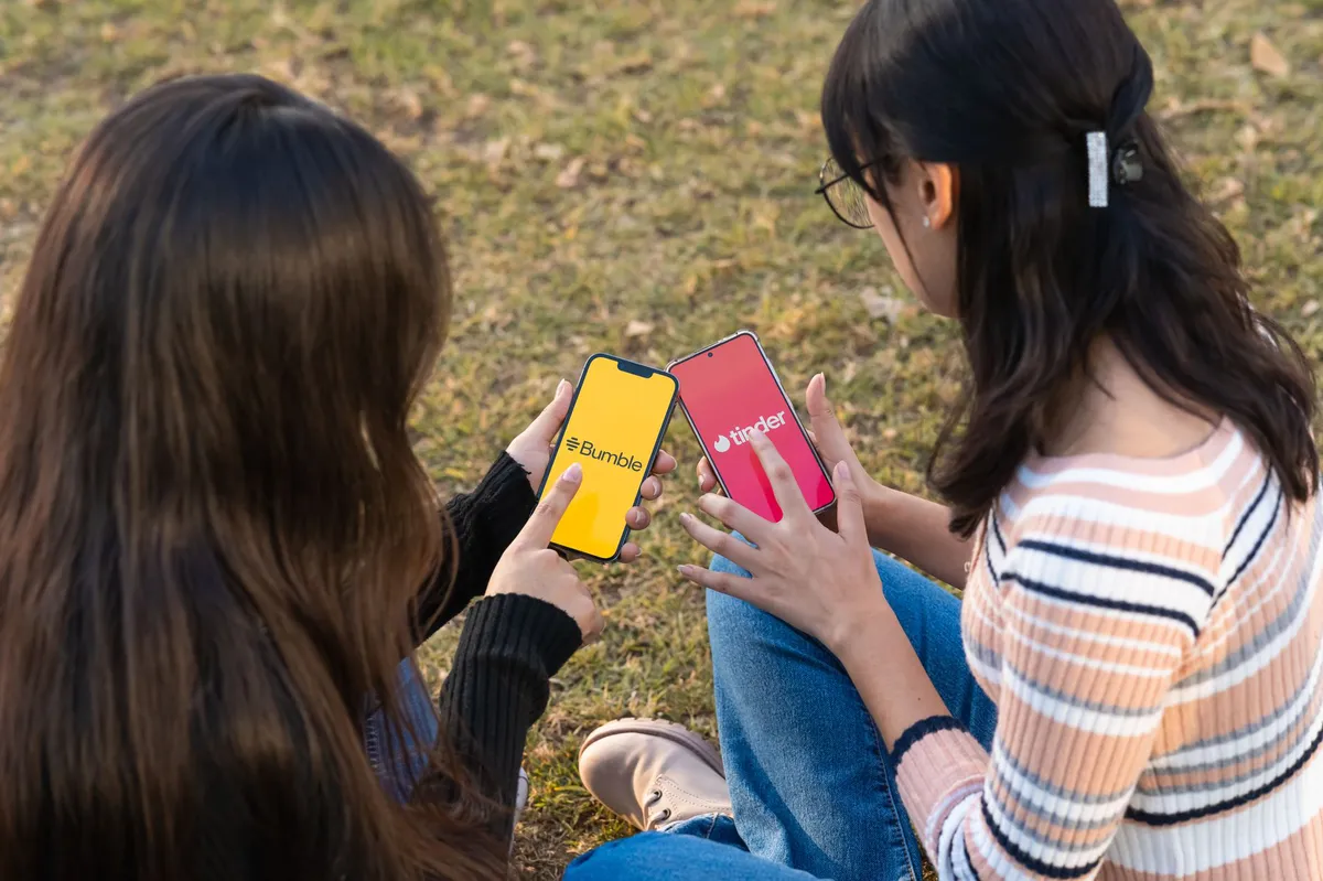 young adults using mobile apps